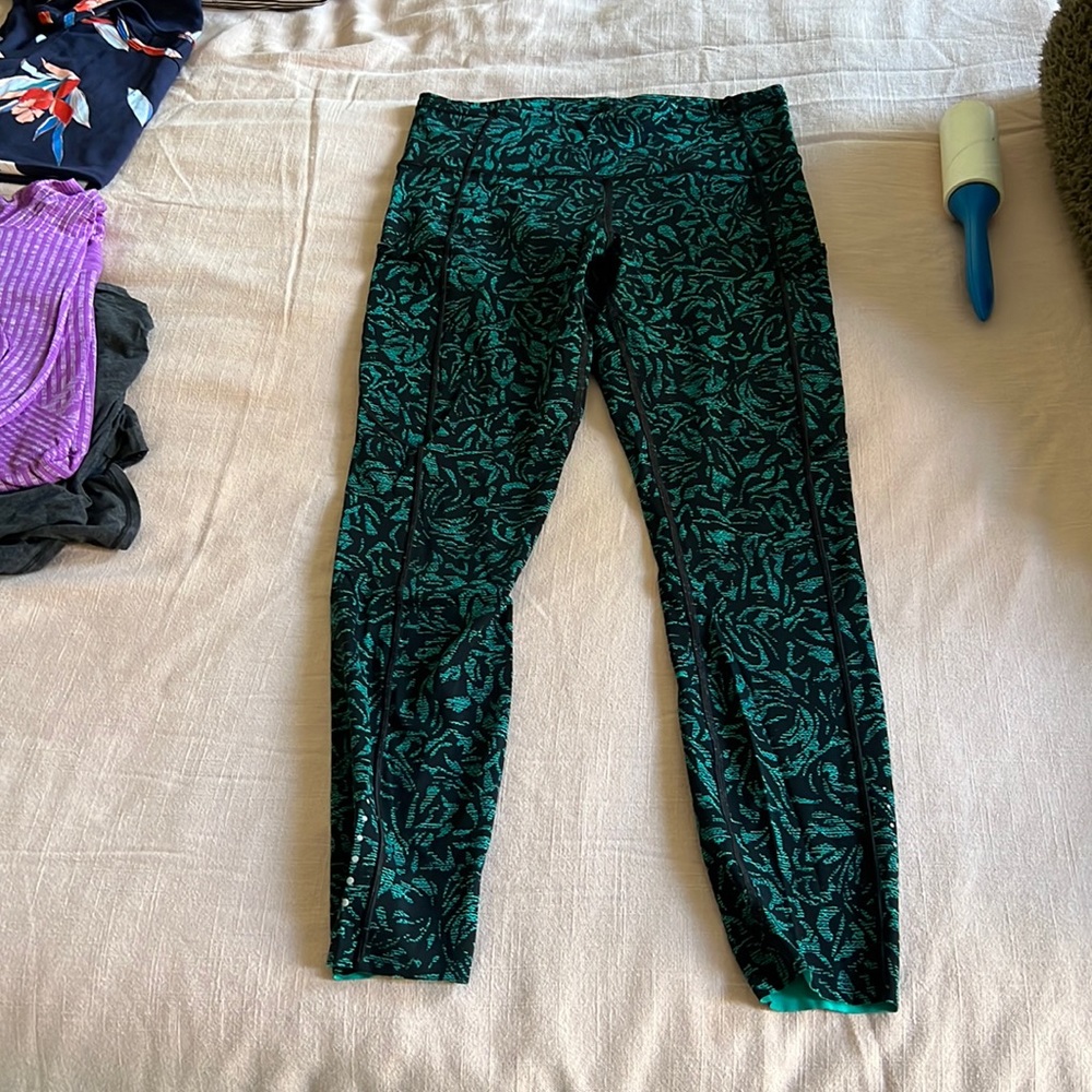 Lulu lace print legging